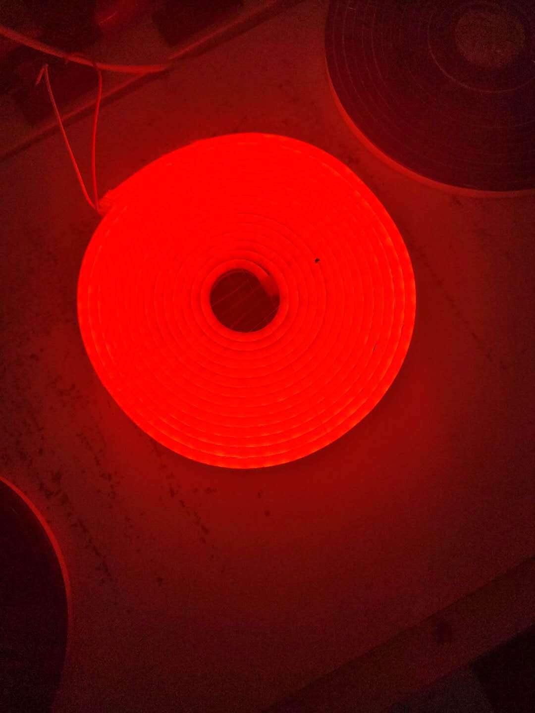 Tira de luces LED de bajo voltaje 12V, de silicona flexible, estilo neón, barra de luz suave, de fábrica, para decoración, iluminación y letreros publicitarios.