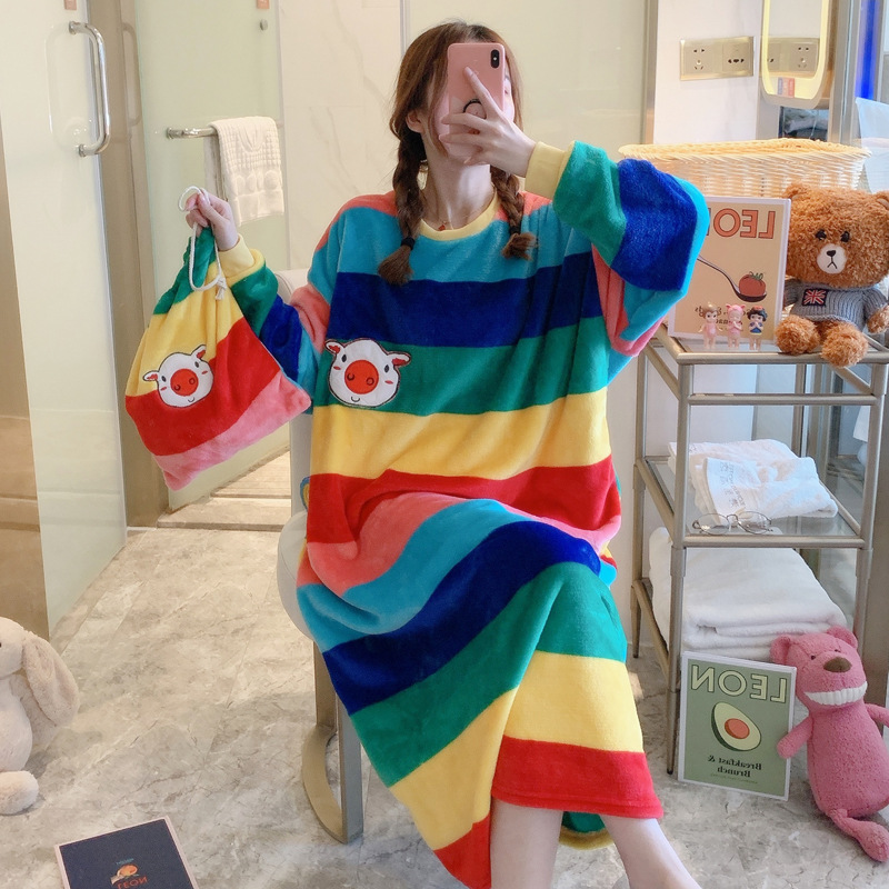 Popular bolsa de tela pijamas las mujeres invierno franela flojo ocasional cómodo lindo coral dibujos animados polar vestido