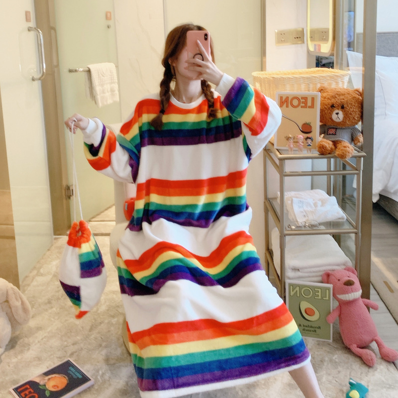 Popular bolsa de tela pijamas las mujeres invierno franela flojo ocasional cómodo lindo coral dibujos animados polar vestido