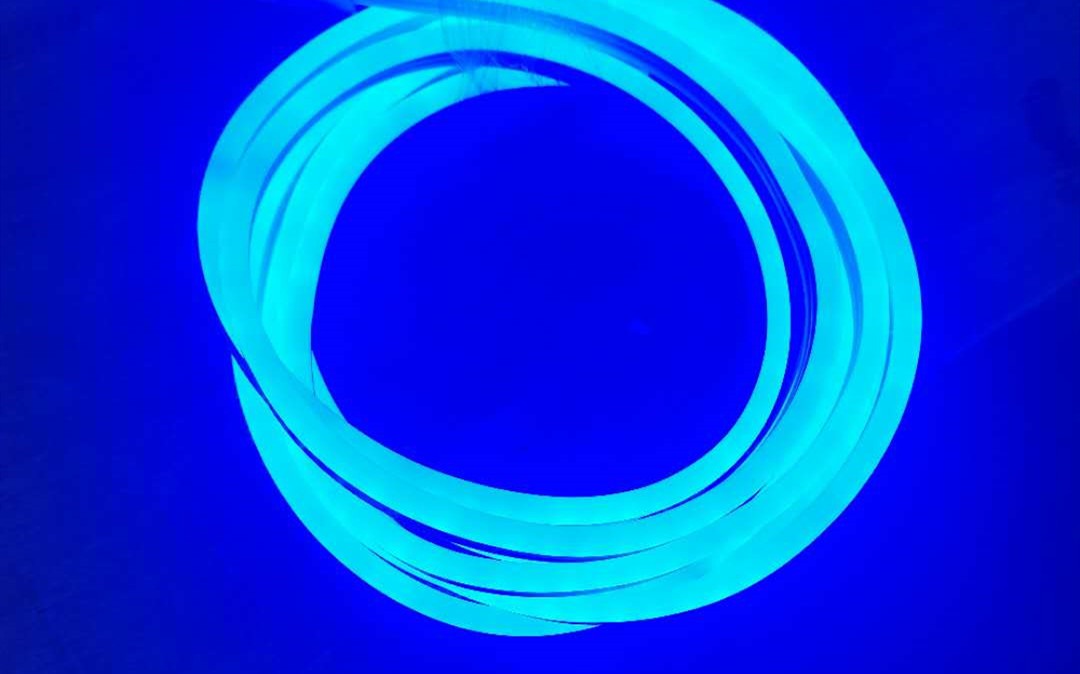 Tira de luces LED de bajo voltaje 12V, de silicona flexible, estilo neón, barra de luz suave, de fábrica, para decoración, iluminación y letreros publicitarios.