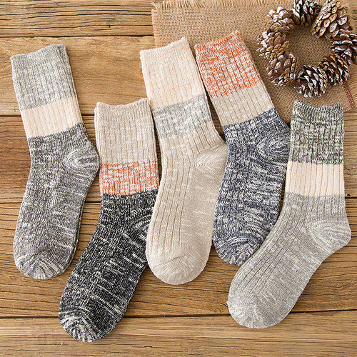 Autumn and winter thickened wool socks for women, vintage color-blocked crew socks, long-styled personalized socks, short boot cotton socks.
