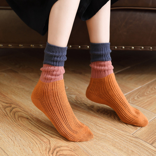 Autumn and winter socks, women's mid-calf socks, Japanese thick-needle color-matching ladies' pile socks, retro warm Zhuji cotton socks wholesale