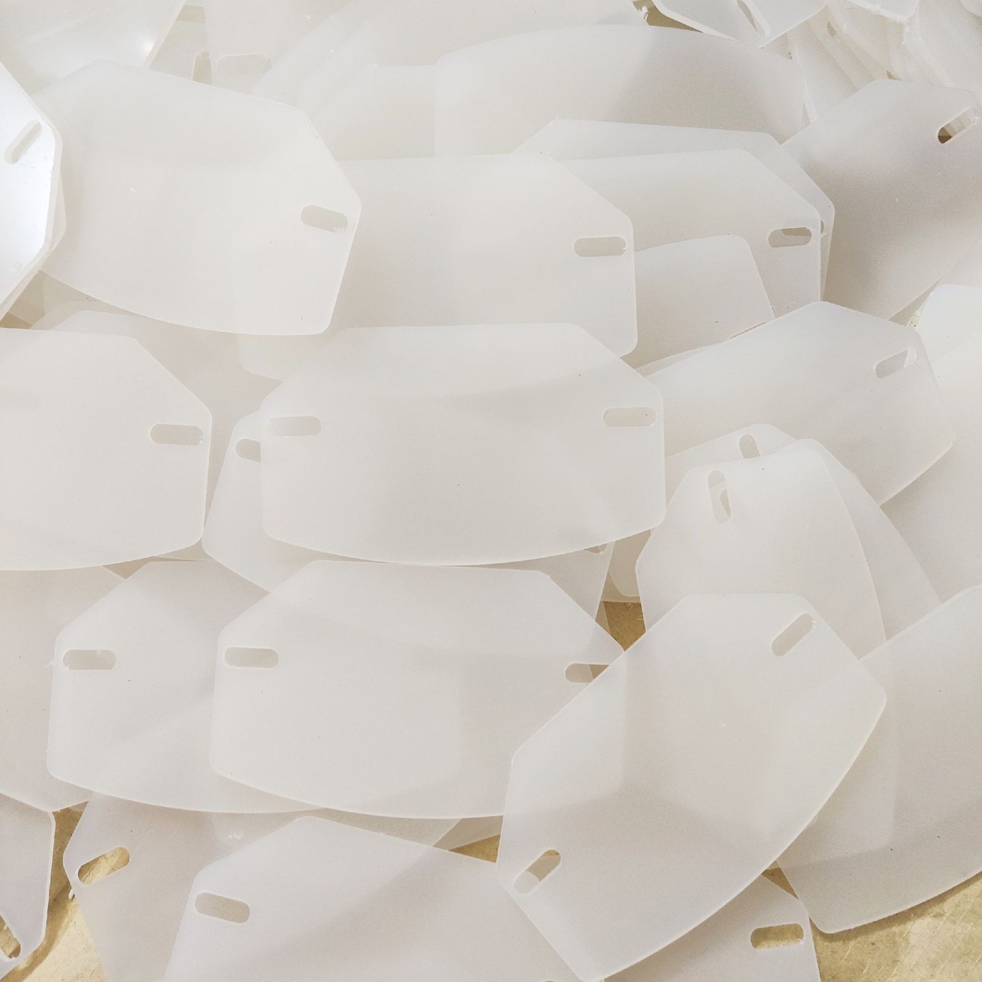 尼龙板CNC精密加工 雕刻  钻孔 铣面  PA尼龙耐高温耐磨 不变形