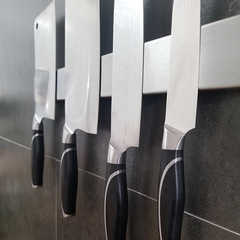 304 stainless steel magnet magnetic knife holder kitchen punch-free knife storage kitchen knife storage rack magnetic knife holder