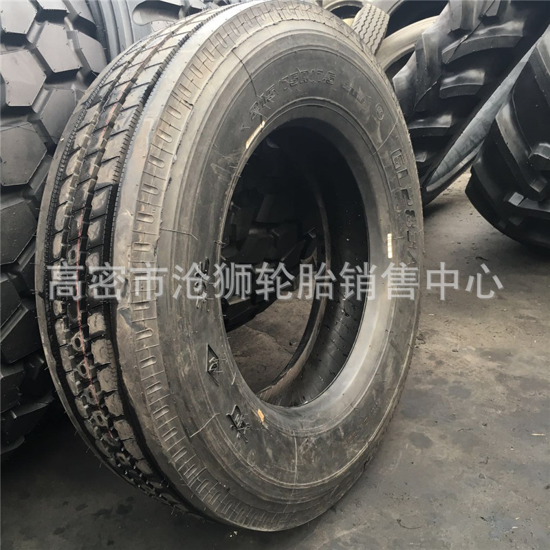 厂家供应拖车轮胎285/70R19.5卡车钢丝真空轮胎