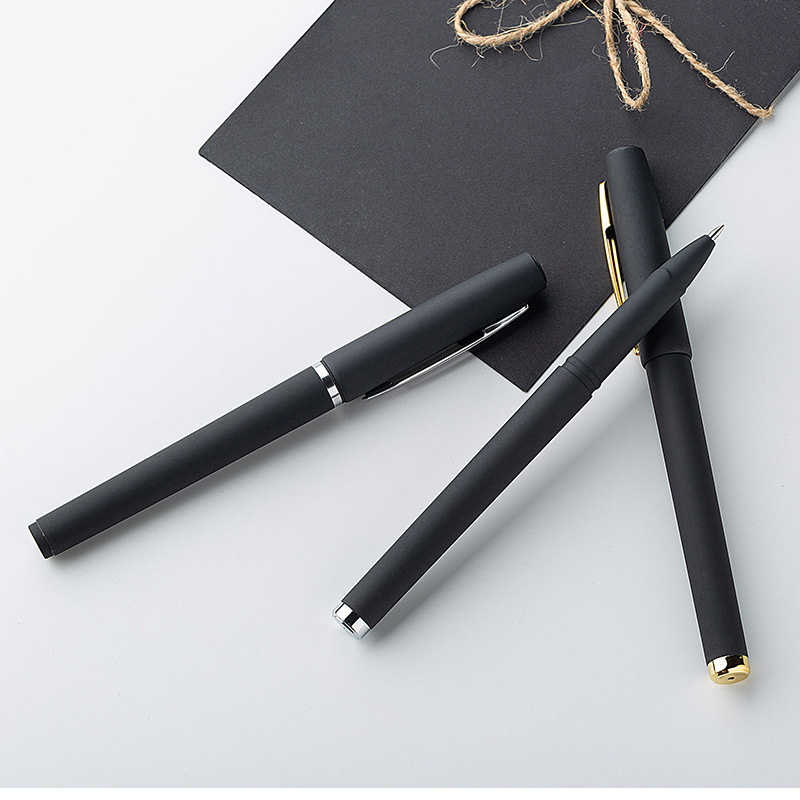 Bolígrafos publicitarios de gel con impresión de logotipo, clips para bolígrafos en oro y plata, bolígrafos de gel negros adhesivos, bolígrafos de punta redonda para empresas, aprobados por la fábrica.