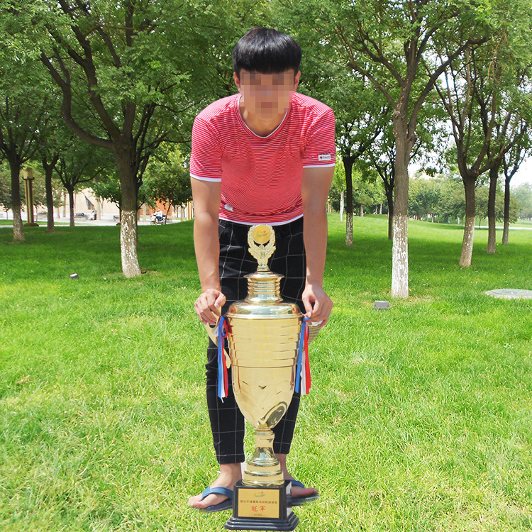 Fábrica en stock trofeo de metal al por mayor trofeo extra grande competencia deportiva fútbol empresa personal trofeo fábrica al por mayor
