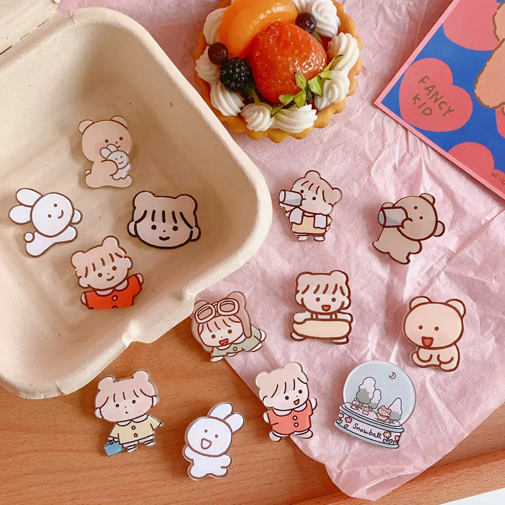 ins潮可爱日系创意亚克力小胸针卡通女孩配饰衣服包包挂件徽章女