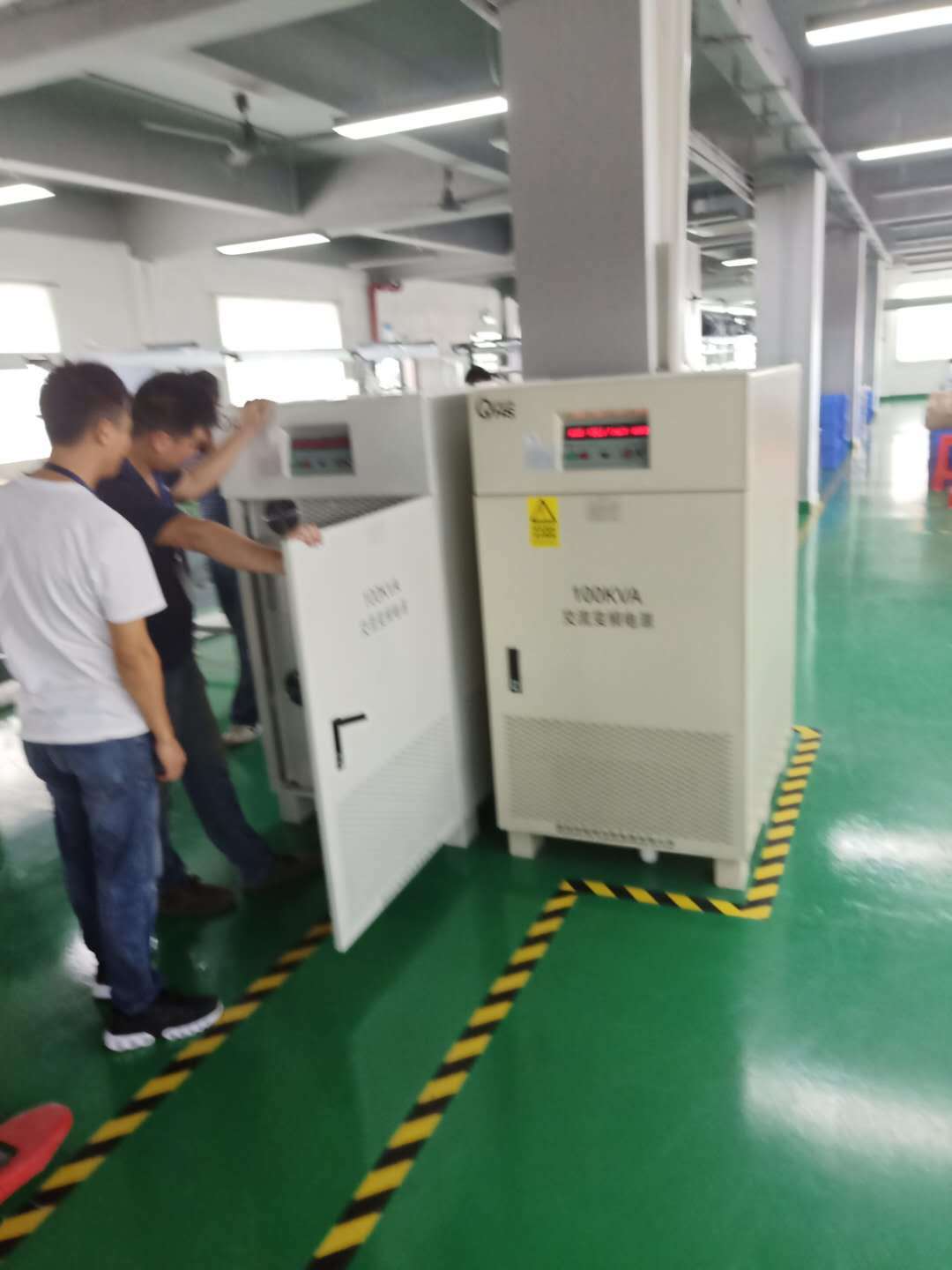 100KVA��Ƶ��Դ��̨������ݸ��ƽ�ͻ��ֳ�������ֱ������Ʒ