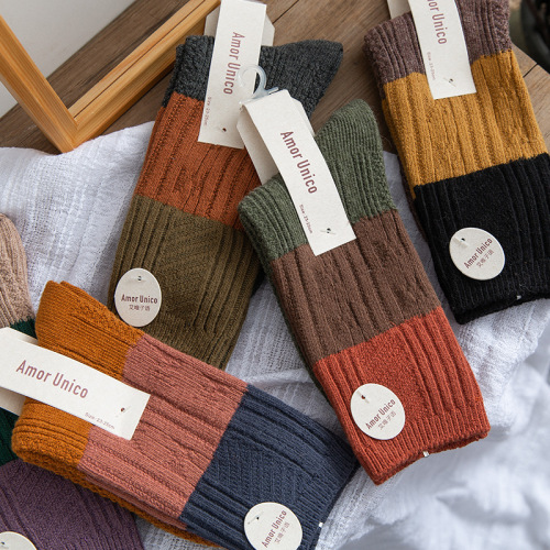 Autumn and winter socks, women's mid-calf socks, Japanese thick-needle color-matching ladies' pile socks, retro warm Zhuji cotton socks wholesale