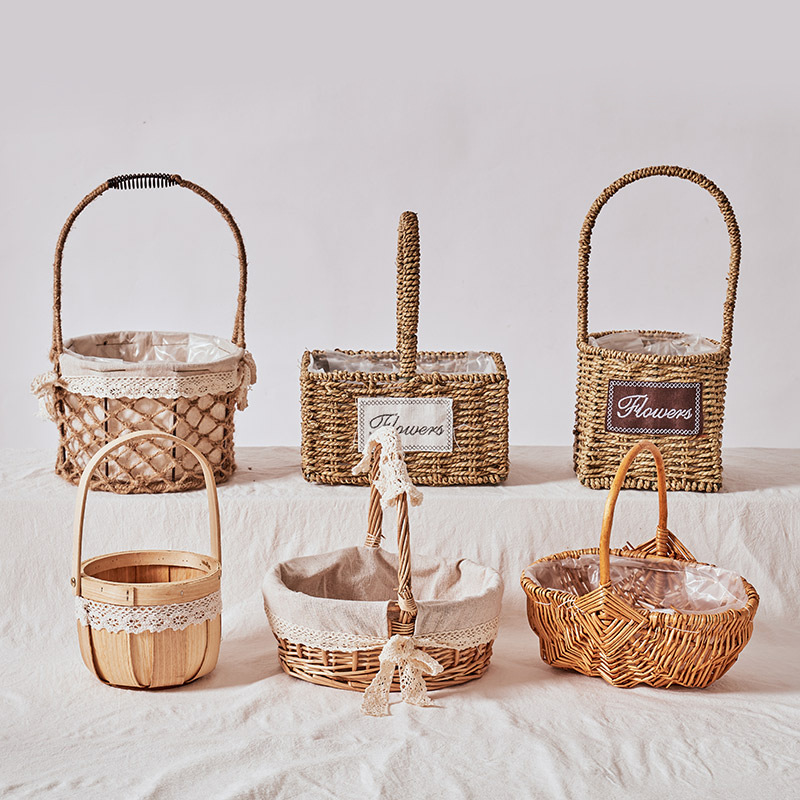 Cesta de flores con asa de encaje, cesta de bambú tejida para floristas, embalaje DIY, pequeña cesta de bambú para ramos y flores secas.