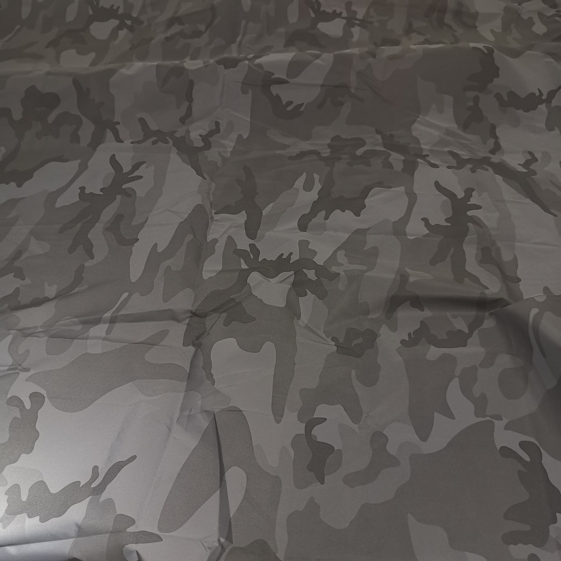 厂家供应 高亮反光布迷彩印花 羽绒棉背心灰色印花涤纶反光面料