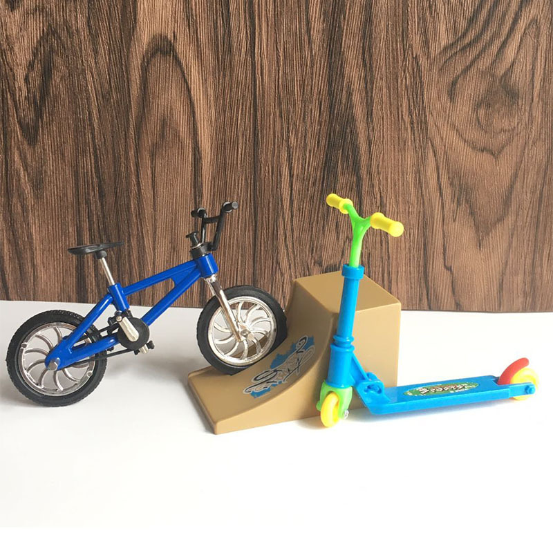 Juguete transfronterizo de simulación de aleación mini dedo modelo de bicicleta Dedo de juguete patineta bicicleta scooter traje