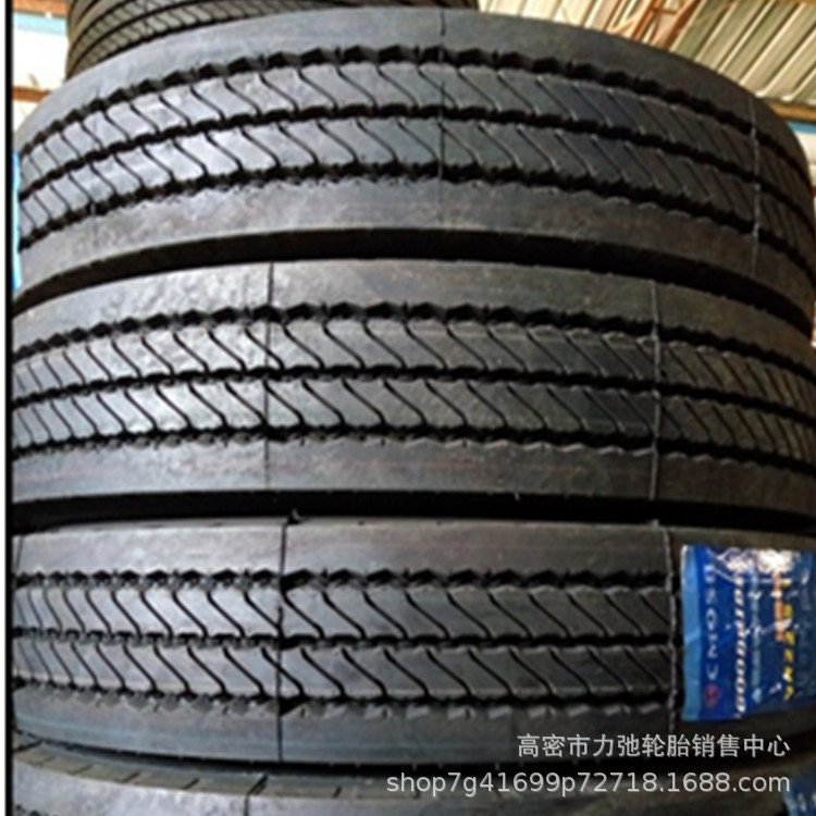 13R22.5汽车轮胎钢丝胎半挂车轮胎顺花纹加深抗扎现货批发13r22.5