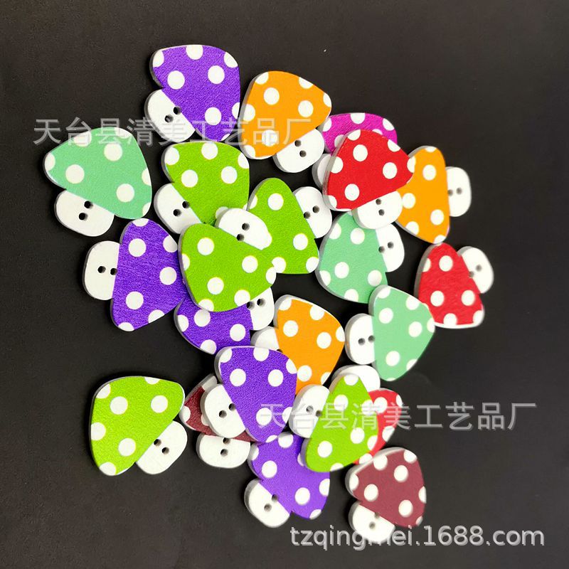 23mm fondo blanco pequeño hongo color impresión pequeño hongo casa botón de madera 50 piezas por paquete