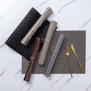 The hotel exclusively supplies Teslin luxury European woven heat-proof and oil-proof placemats, plate mats, bowl mats, table mats, tablecloths and tablecloths.