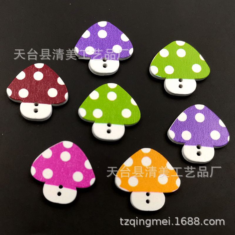 23mm fondo blanco pequeño hongo color impresión pequeño hongo casa botón de madera 50 piezas por paquete