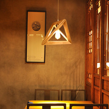 美式木艺吊灯餐厅吊灯咖啡厅北欧复古三角几何造型木艺木头镂空灯