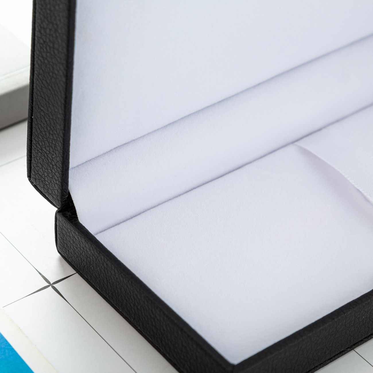 Fábrica al por mayor caja de la pluma de la firma caja de embalaje de regalo LOGO imprimible en stock al por mayor