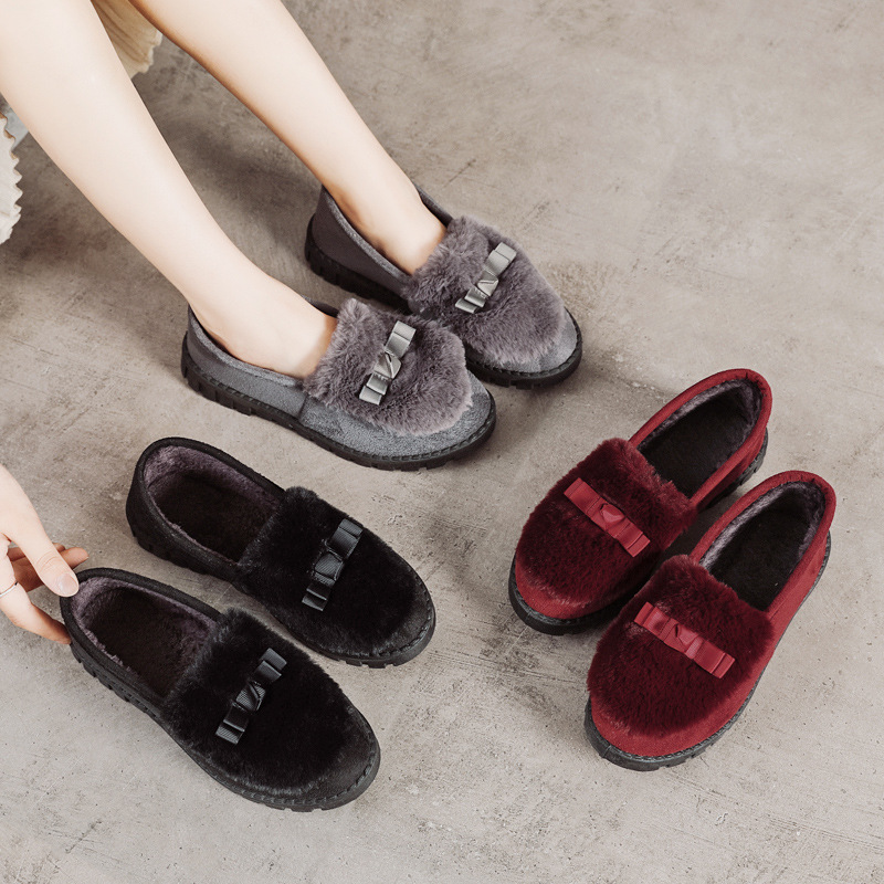 2025 otoño y invierno nuevos zapatos de beans para niñas vestidos con terciopelo grueso antideslizante de lana suave zapatos de algodón zapatos perezosos