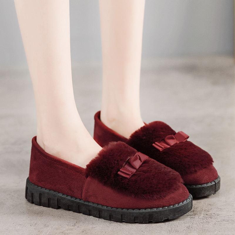 2025 otoño y invierno nuevos zapatos de beans para niñas vestidos con terciopelo grueso antideslizante de lana suave zapatos de algodón zapatos perezosos