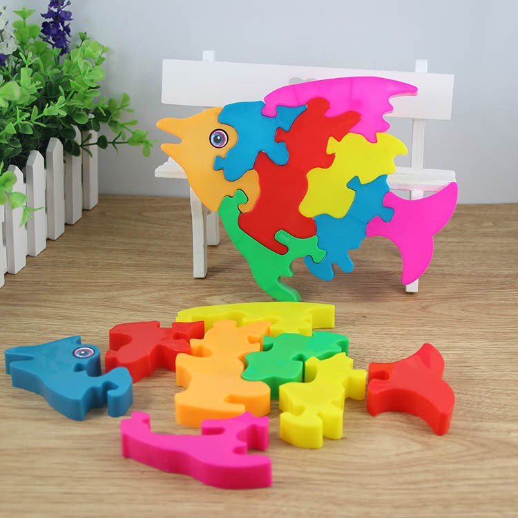 Juguetes ensamblables al por mayor, bloques de plástico gallo/perro, venta directa de fábrica.