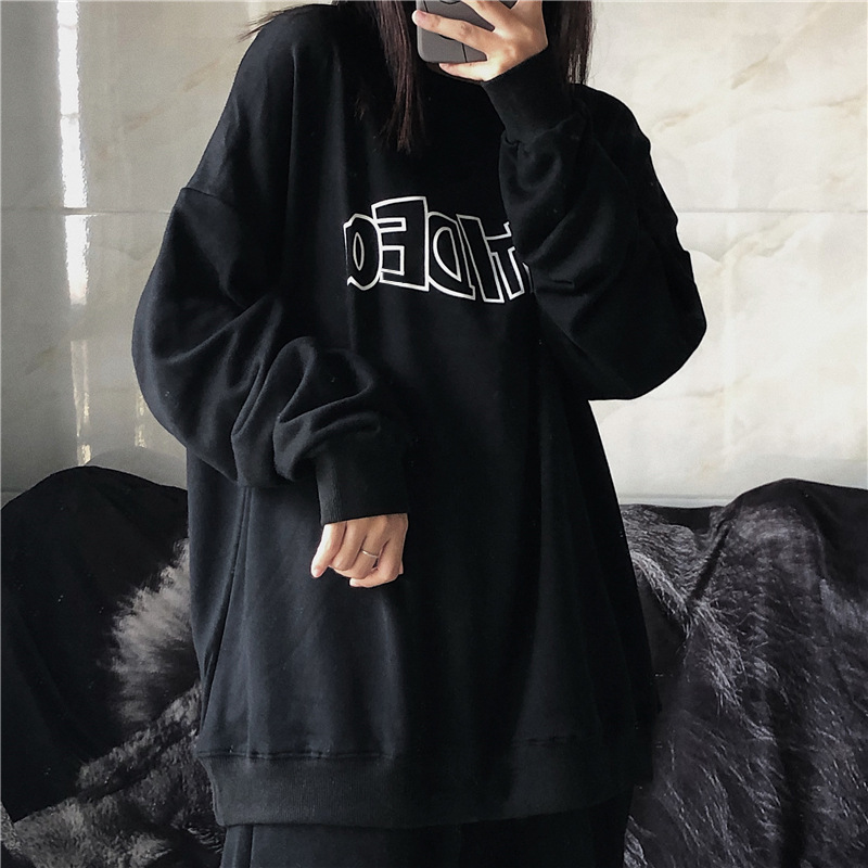 autumn long-sleeve with a round collar