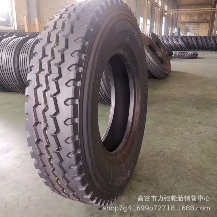货车轮胎700R16钢丝胎卡车客车全轮位花纹加深大载抗压现货700r16