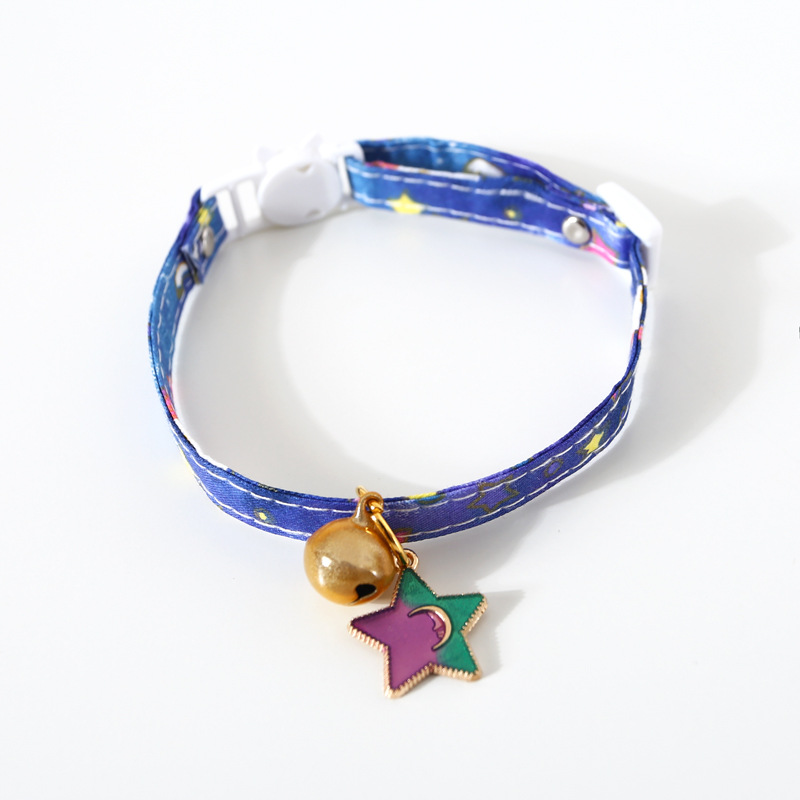 Comercio exterior Amazon luna estrella campana ajustable gatos perros conejos collar de botón de seguridad accesorios para mascotas dibujos animados