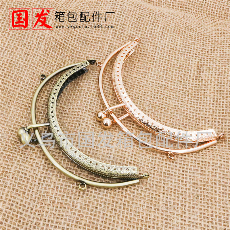 Cable de hierro de 12,5 cm, auriculares dobles, boca, monedero en relieve curvo dorado, hebilla de hardware al por mayor