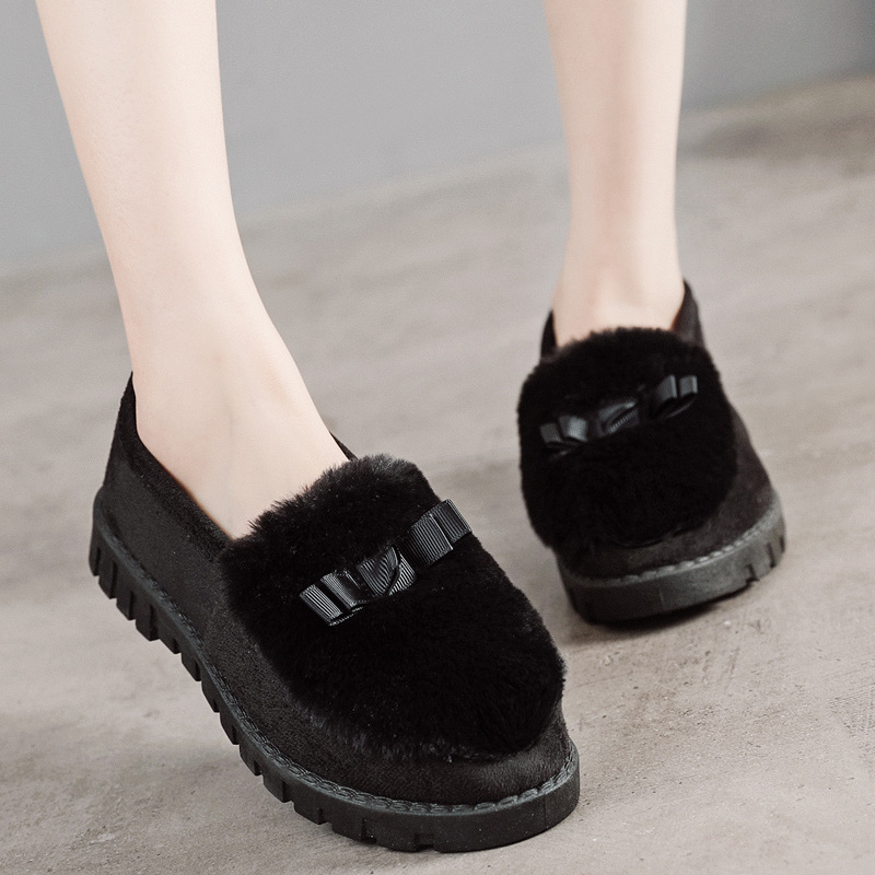 2025 otoño y invierno nuevos zapatos de beans para niñas vestidos con terciopelo grueso antideslizante de lana suave zapatos de algodón zapatos perezosos