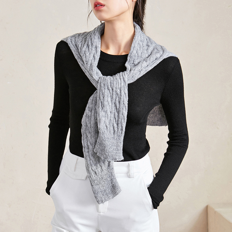 秋冬季羊毛披肩减龄时尚多功能外搭围脖长方配套装搭肩打结围巾