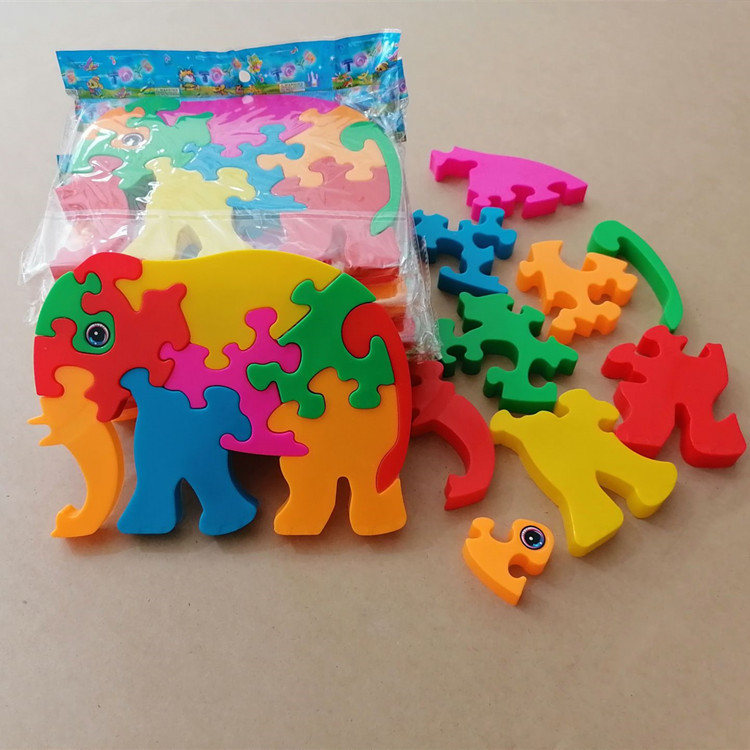 Juguetes ensamblables al por mayor, bloques de plástico gallo/perro, venta directa de fábrica.