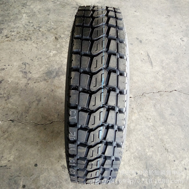 货车轮胎825R16全钢丝轮胎中花卡车轮胎重载防扎现货批发825r16
