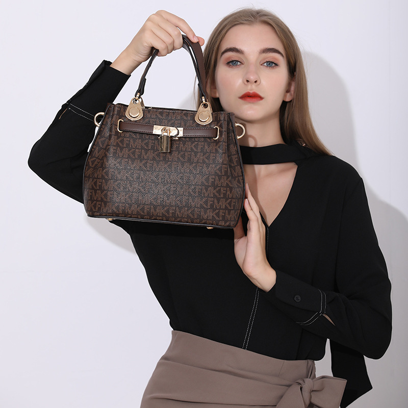 MK F Bag Women's 2025 New Fashion All-match Letter Printed Kelly Bag Platinum Handbag Color Contrast Large Capacity MK F Bag Women's 2025 New Fashion All-match Letter Printed Kelly Bag Platinum Handbag Color Contrast Large Capacity