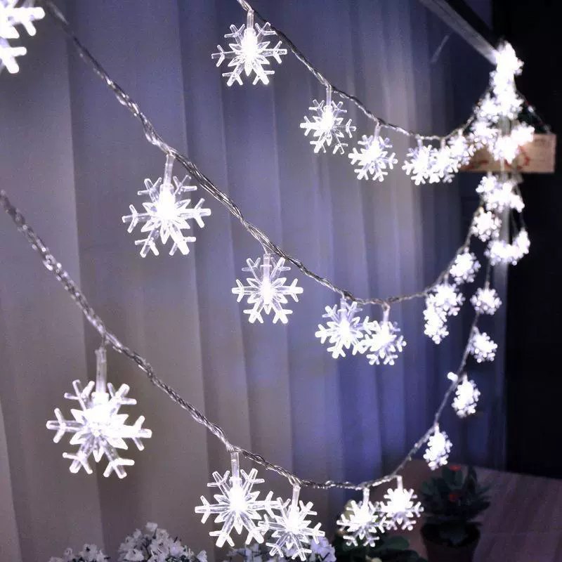 LED маленькие снежинки и маленькие цветные огни мигают и огни по всей комнате, романтическое оформление спальни, праздничное рождественское освещение