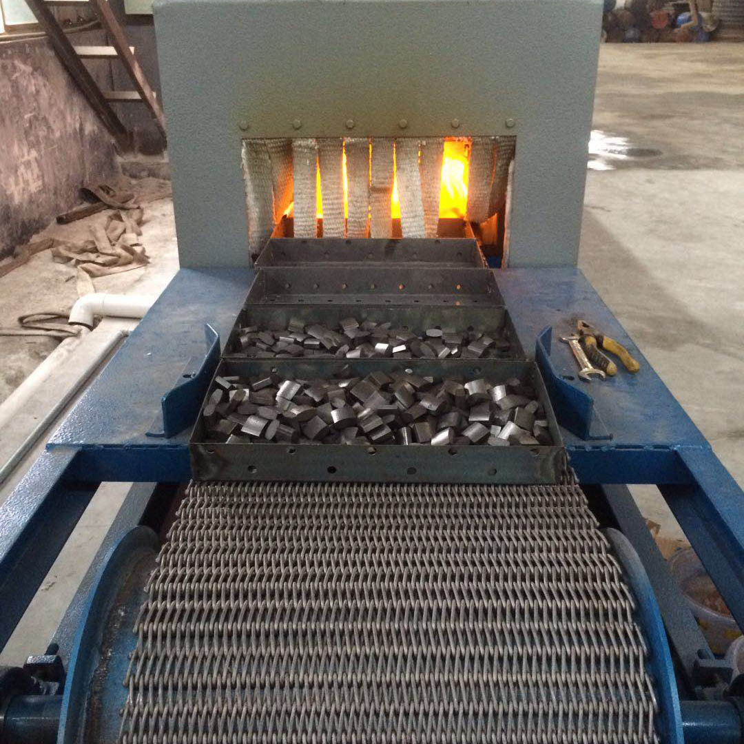 供应网带式淬火回火炉、烧结炉、不锈钢光亮退火炉、钎焊炉