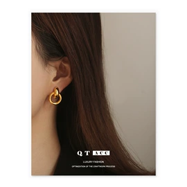 项链;耳钉;戒指