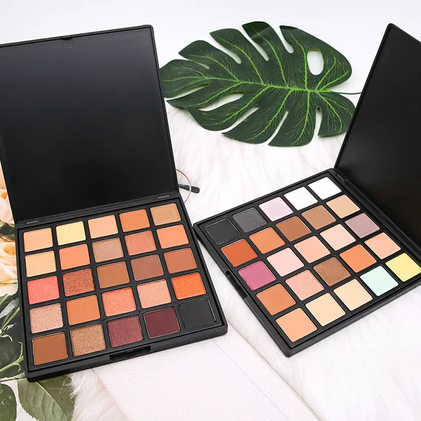 25-Color Eyeshadow Pearlescent Earth Color Eyeshadow Palette Makeup Smoky Multi-Color Matte 25-Color Eyeshadow Palette Makeup