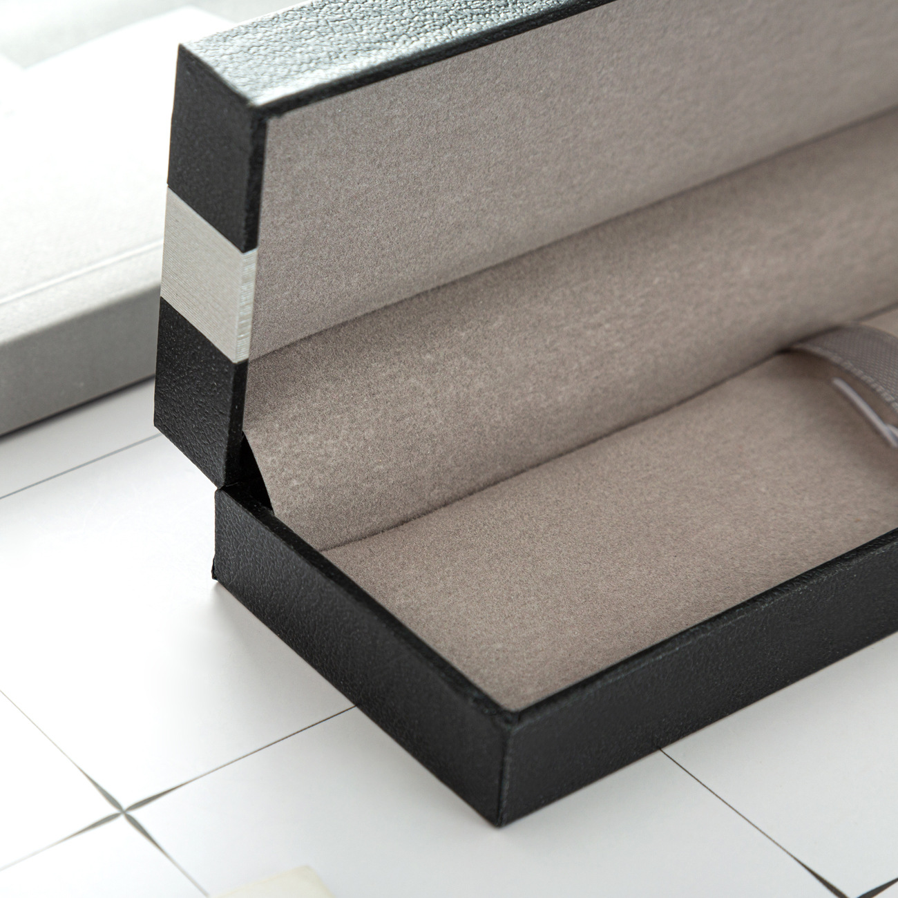 En stock fuente caja de la pluma de embalaje de regalo de aluminio negro caja de plástico caja de impresión de publicidad de negocios caja de la pluma al por mayor