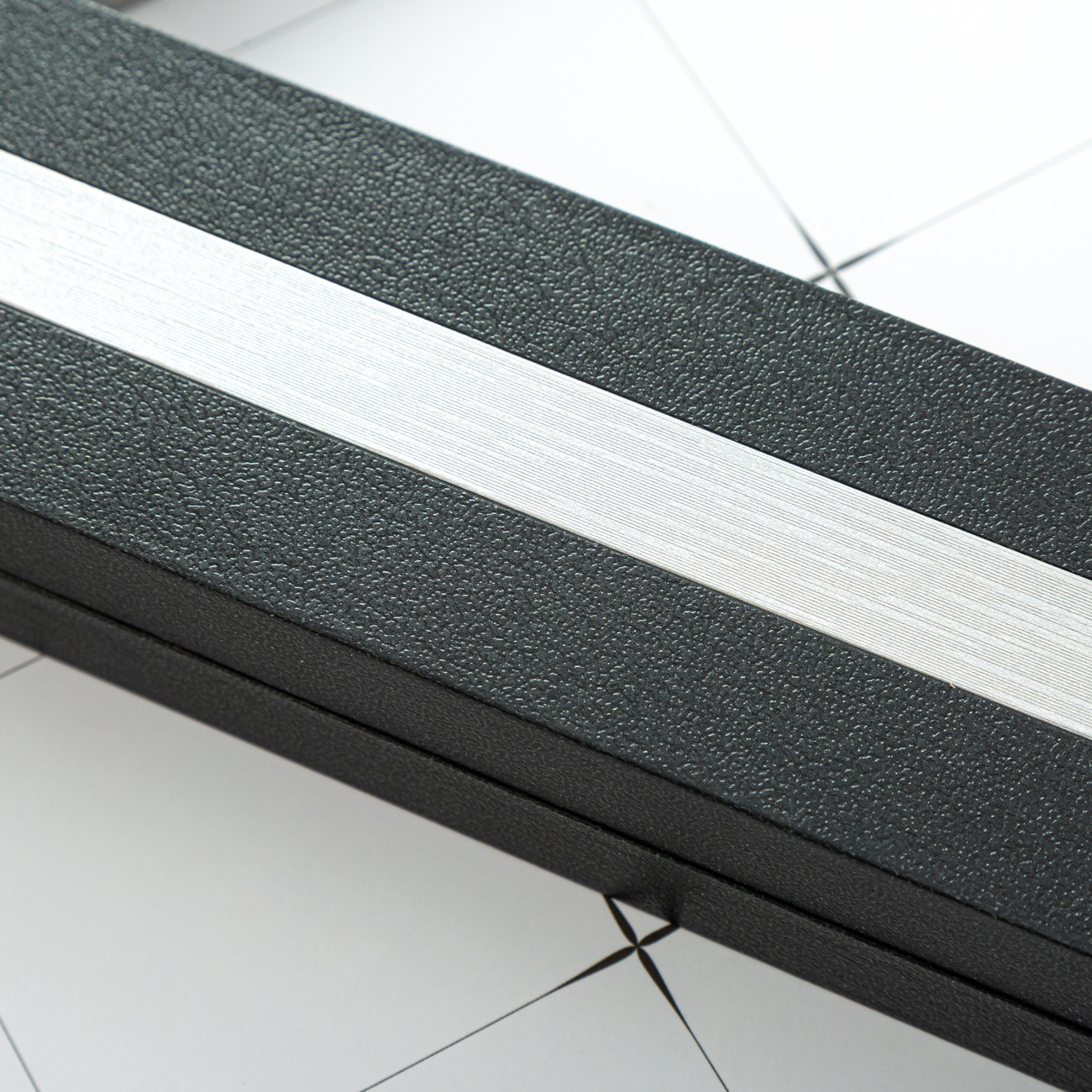 En stock fuente caja de la pluma de embalaje de regalo de aluminio negro caja de plástico caja de impresión de publicidad de negocios caja de la pluma al por mayor