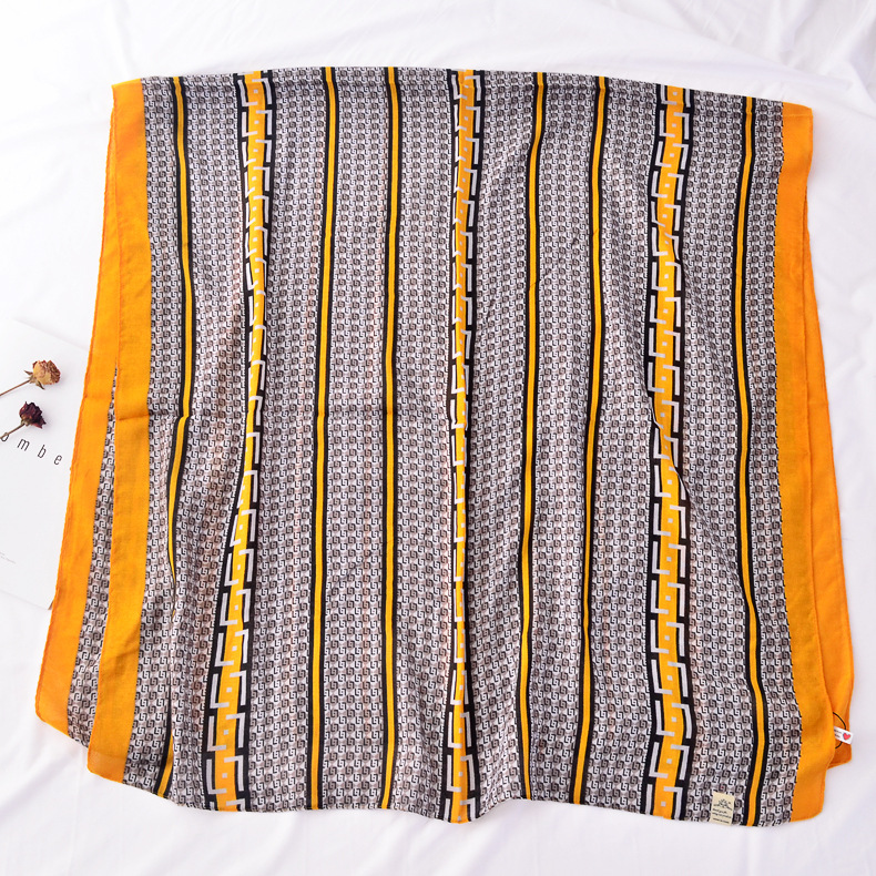 Nuevo estilo coreano cuatro estaciones bufanda universal moda estilo occidental algodón y lino sensación bufanda viajes vacaciones chal protector solar bufanda