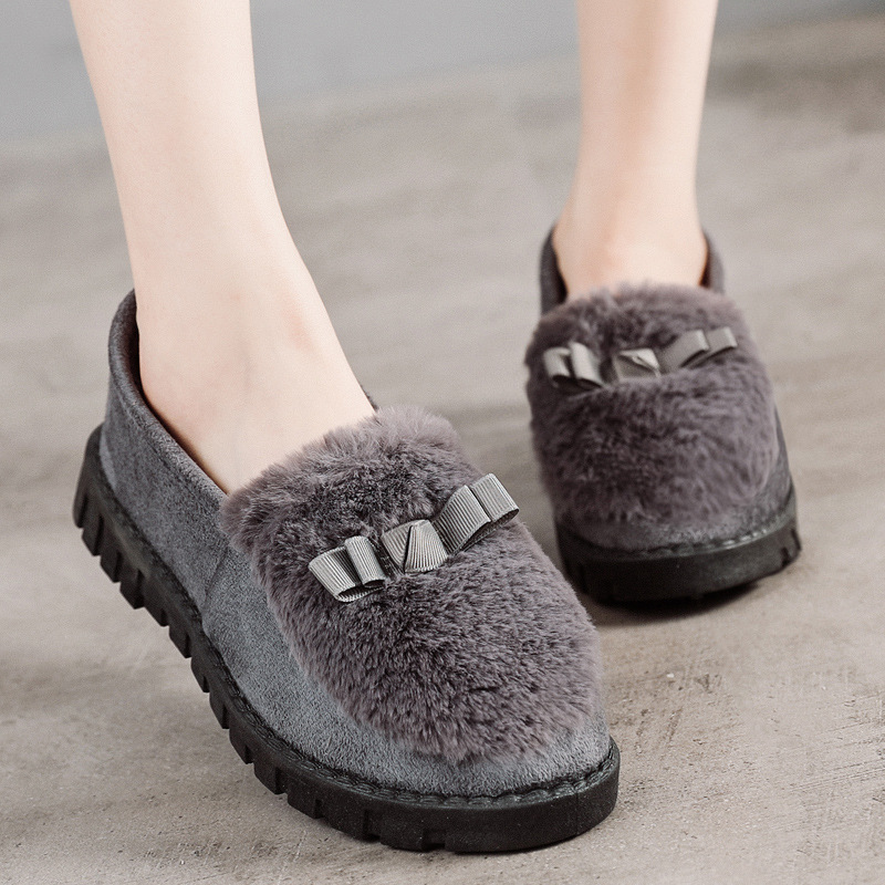 2025 otoño y invierno nuevos zapatos de beans para niñas vestidos con terciopelo grueso antideslizante de lana suave zapatos de algodón zapatos perezosos