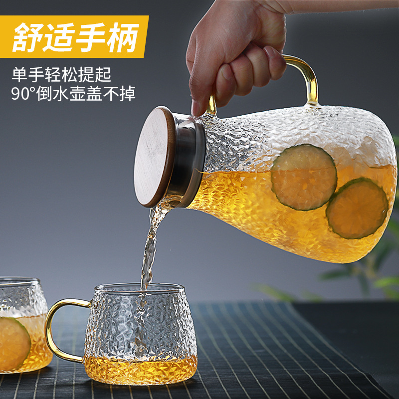 Fábrica al por mayor patrón de martillo botella de agua fría hogar gran capacidad material de borosilicato botella de agua fría cuatro estaciones disponibles olla de jugo