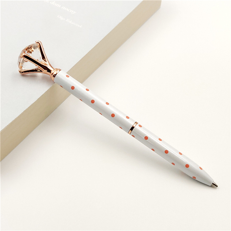 Blanco con puntos naranjas