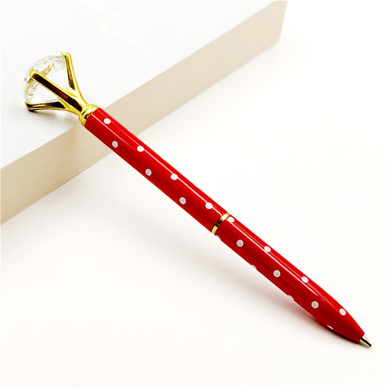 Rojo con puntos blancos