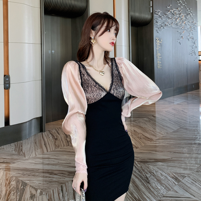Váy thiết kế kiểu Pháp ren ghép tay phồng ôm body — Màu đen