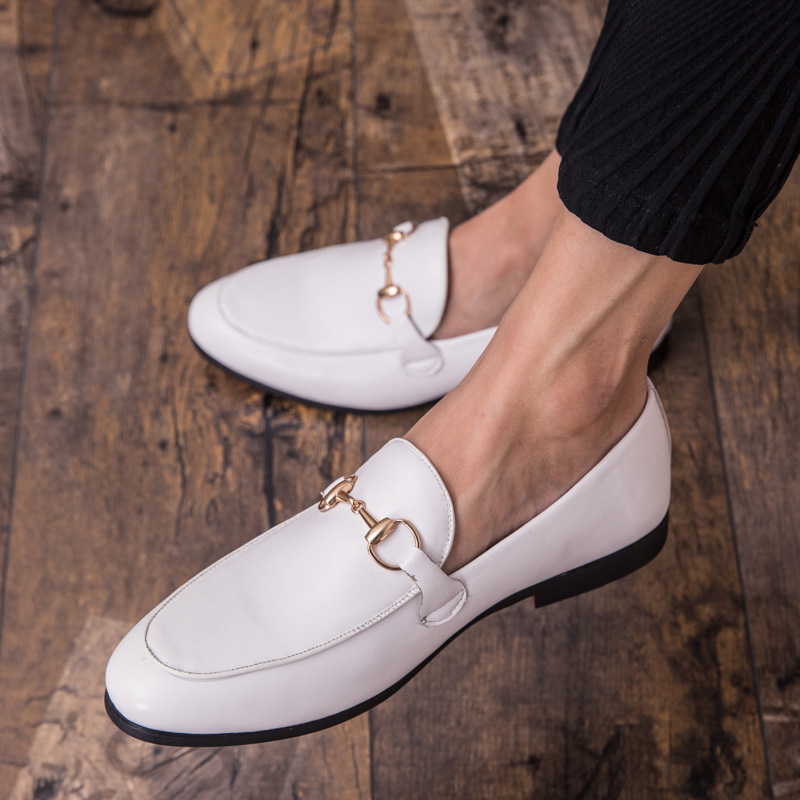 Nuevos zapatos de cuero casuales transfronterizos de primavera y otoño, moda para hombres, zapatos casuales de un solo pie, zapatos de beans.