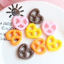 食玩配件树脂仿真心形面包圈 DIY奶油胶手机壳材料耳环饰品配件