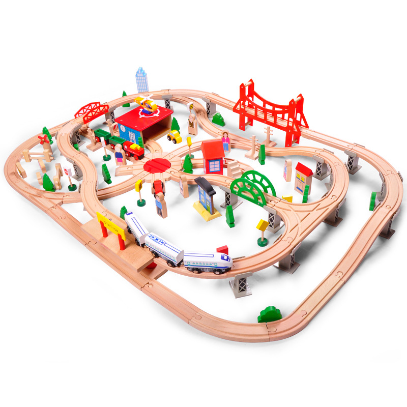 En nombre de la serie de ensamblaje de trenes eléctricos de pista de madera de Thomas transfronterizo, regalo de juguete de pista de escena compatible